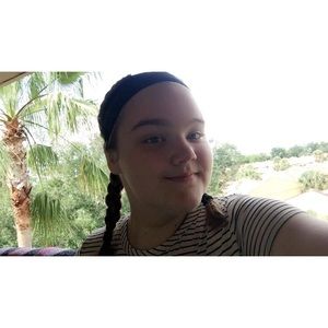 Meet your Posher, Abby